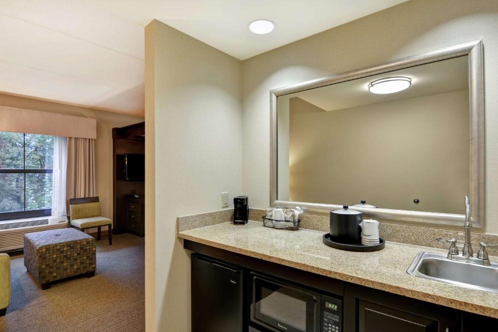 Room image 4